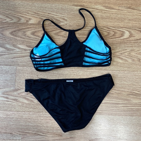 Black two piece bikini swimsuit - Picture 2 of 5